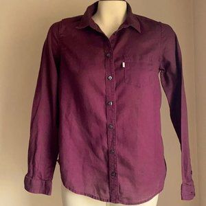 Levi’s women’s button up burgundy